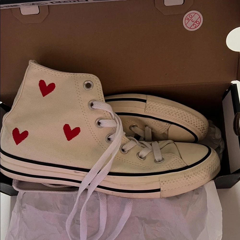 Converse Cream High Tops with red embroidered hearts - Picture 4 of 9